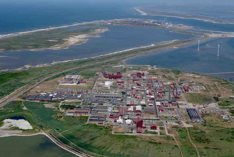 Cheminova får lov at udlede tungmetaller over grænseværdierne i havet