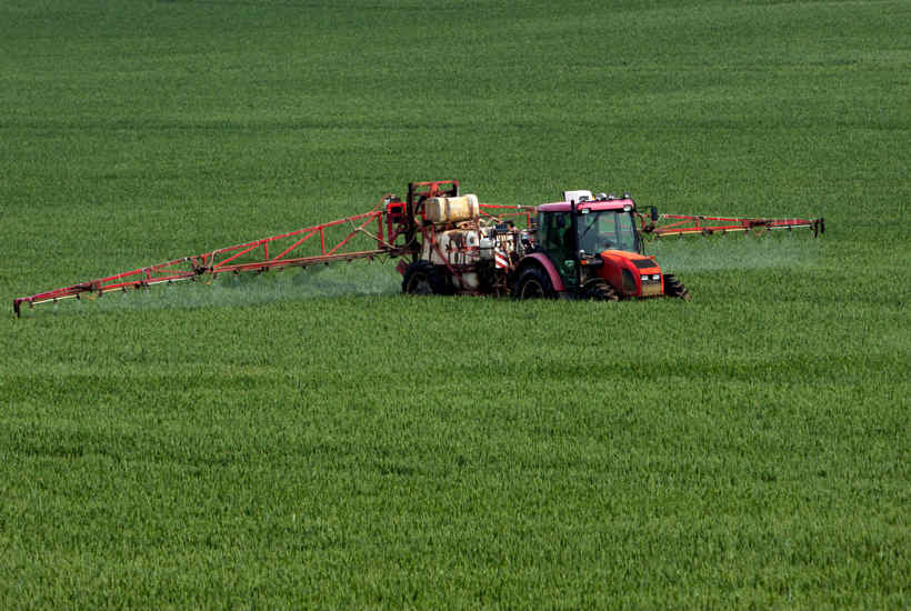 Landmænd overtræder regler med pesticider 