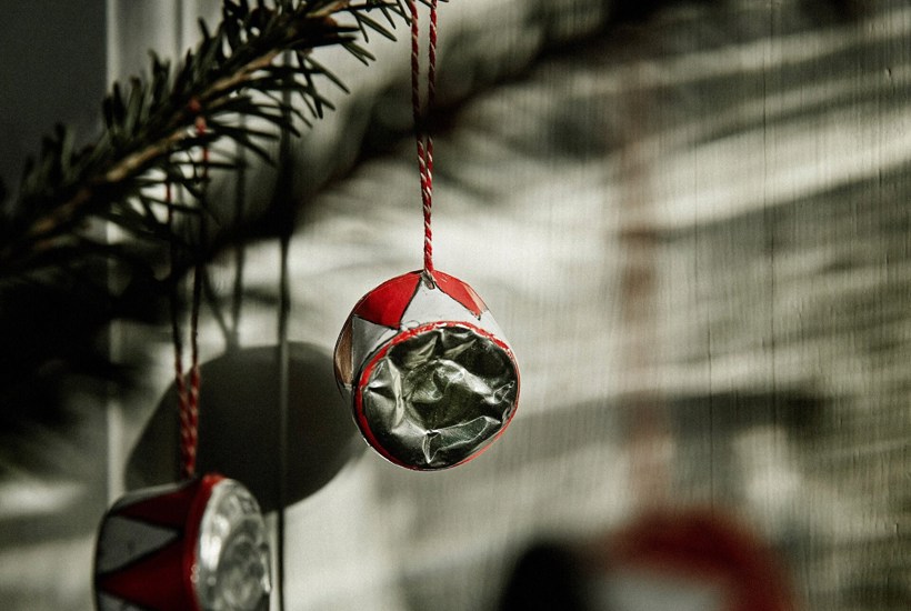 Bæredygtig jul: 4 idéer til smukt julepynt lavet af affald